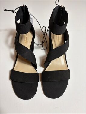 Liz Claiborne Black Elastic Strappy Block Heel Sandals NWT Size 9M